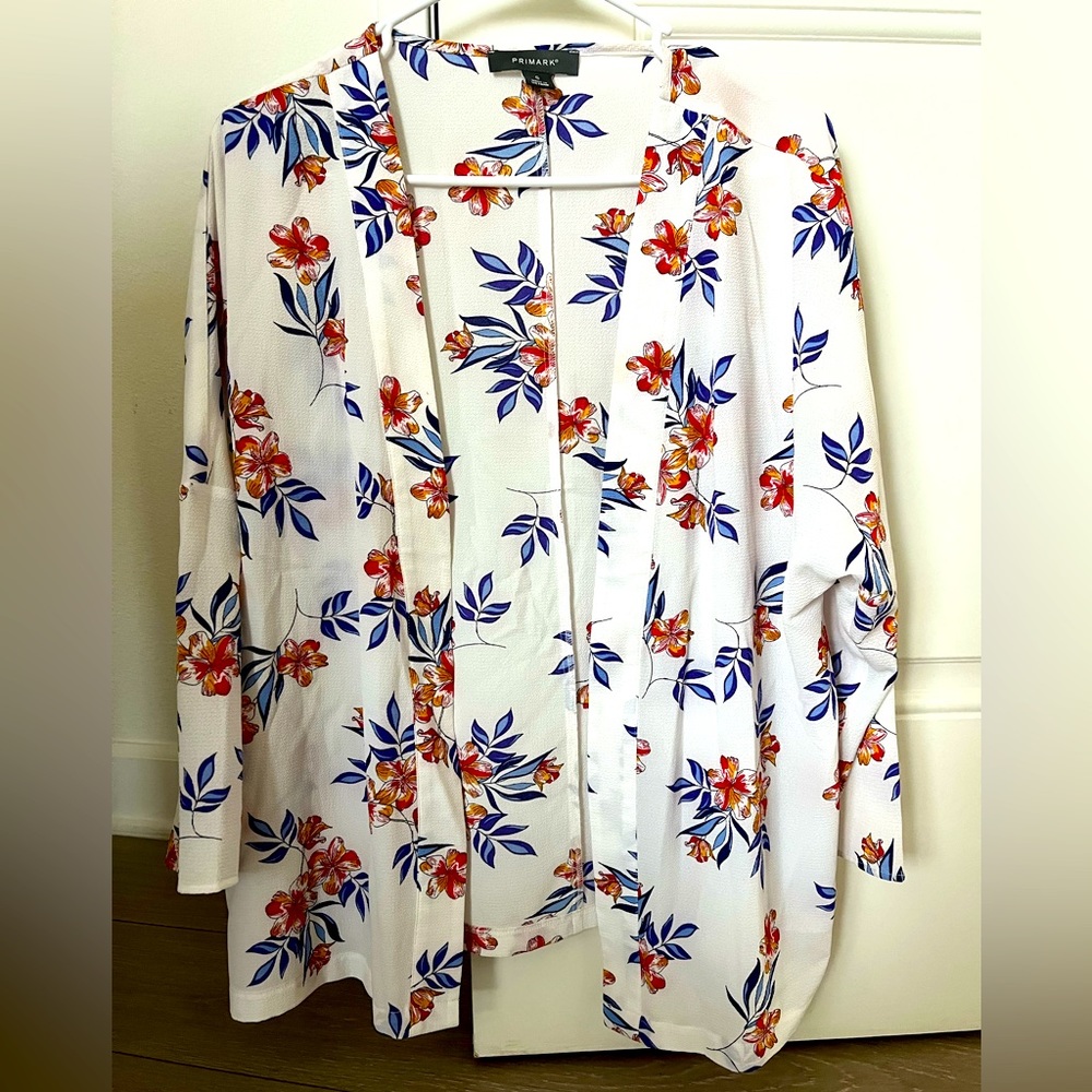 Light floral jacket/shawl